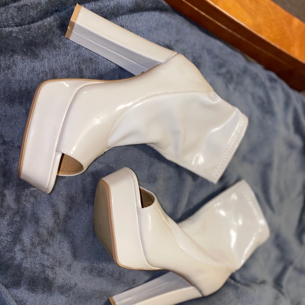 CAPE ROBIN women’s nude peep toe platform heel